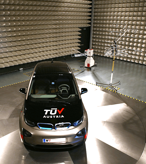 IMG_6174_TUV_AUSTRIA_EMV_Absorber_Halle_Anechoic_Chamber_541px.png